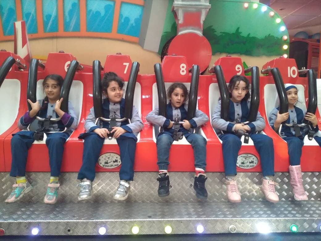  یک روز شاد در  اردوی سرزمین عجایب همراه دانش آموزان ونوآموزان عزیز چشمه اندیشه