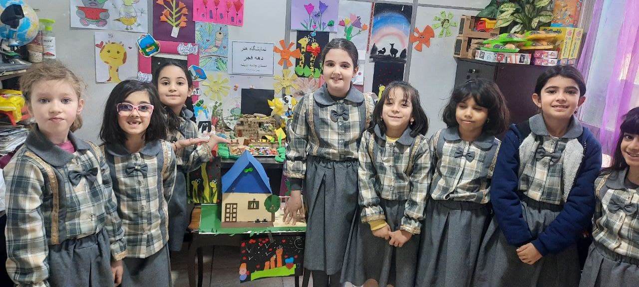 برگزاری نمایشگاه فعالیت های هنری 