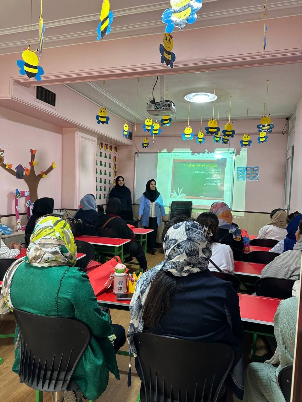 دبستان و پيش دبستاني دخترانه چشمه انديشه