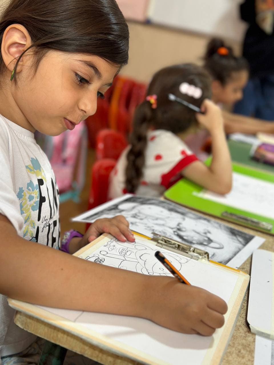 دبستان و پيش دبستاني دخترانه چشمه انديشه